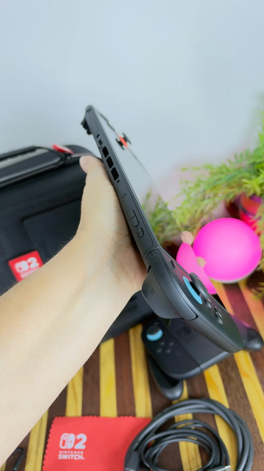 Nintendo Switch 2 com case preto Nintendo, carregador e completo Nintendo Switch 2 (BEE001)
