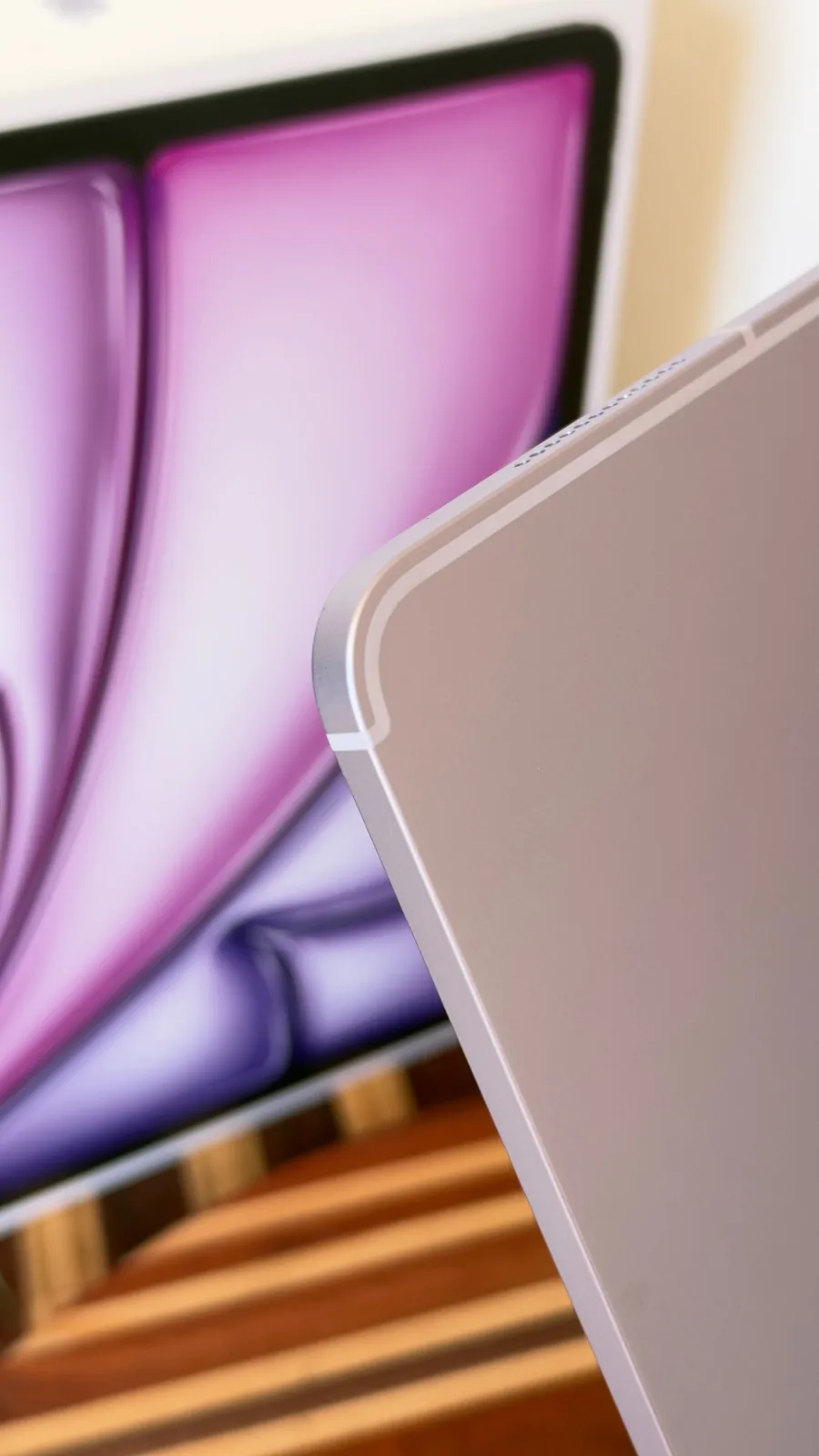 iPad Air M3 2025 (13'', 128GB, Wi-Fi + Celular) c/ caixa MCJ44LL/A (A3269)