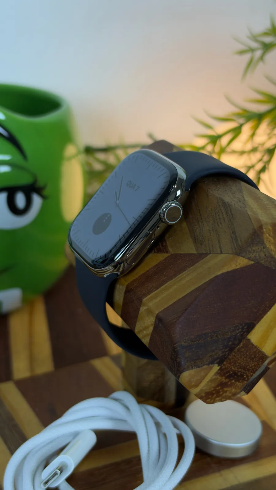 Apple Watch Série 11 (GPS + Celular) Titânio 42mm a3335