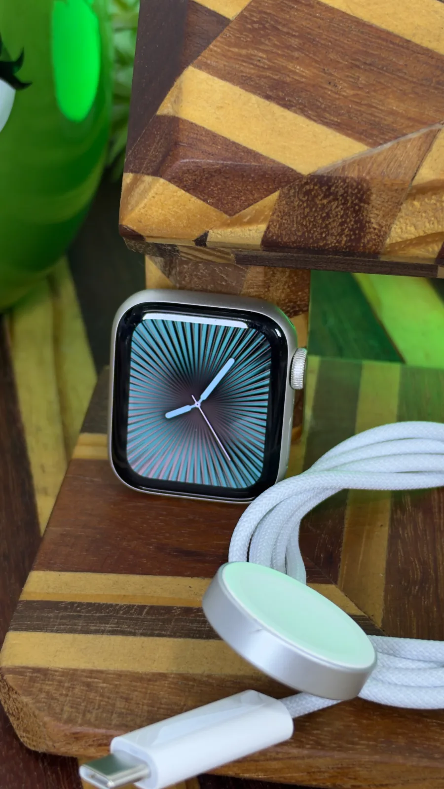 Apple Watch SE (2ª geração, GPS + Celular) Alumínio 40mm a2726